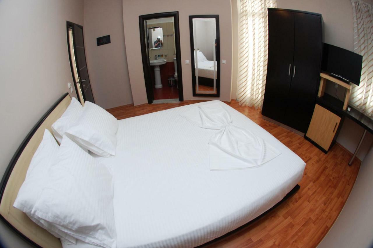 Hotel Ramo Saranda Exteriör bild