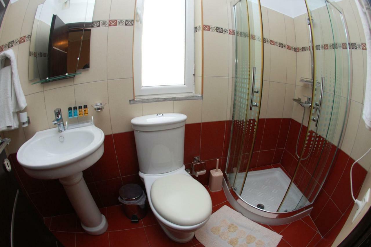 Hotel Ramo Saranda Exteriör bild
