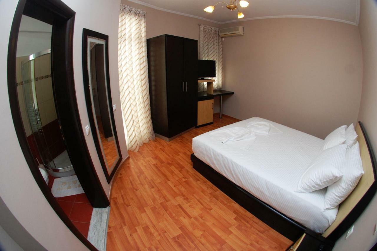 Hotel Ramo Saranda Exteriör bild
