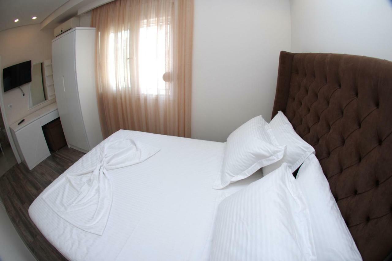 Hotel Ramo Saranda Exteriör bild