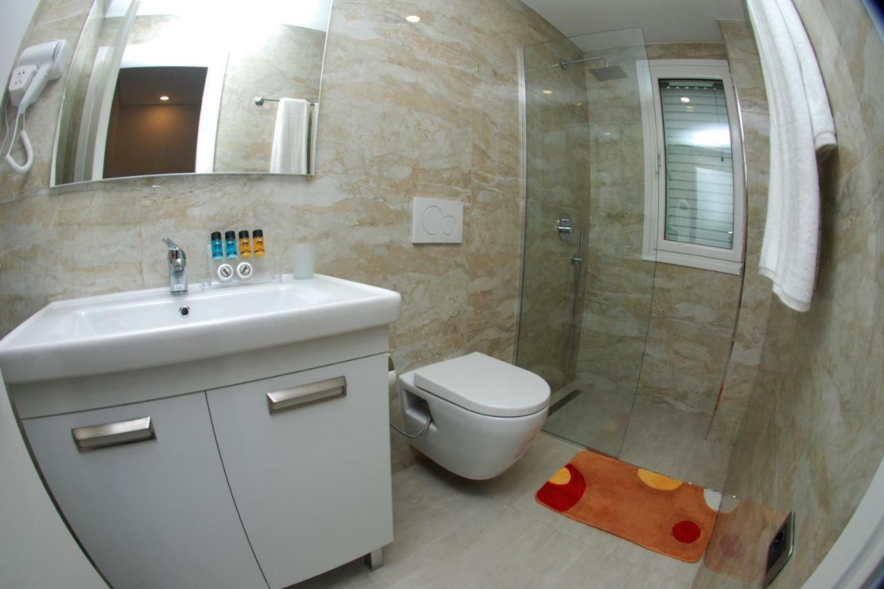 Hotel Ramo Saranda Exteriör bild